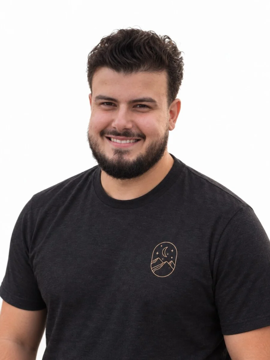 Amro, directeur expérience client — Chalets Astra