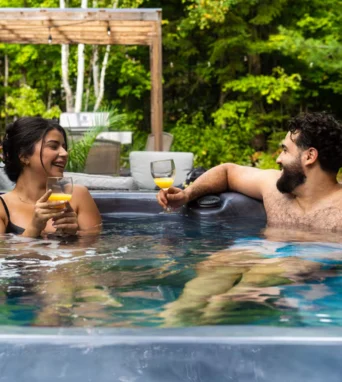 Jacuzzi extérieur — Chalet Astra